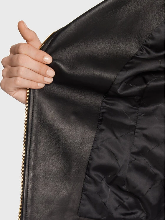 Elisabetta Franchi Γυναίκες Δερμάτινα Μπουφάν Μπουφάν δερμάτινο GD-21Z-26E2-V1000 Μαύρο Slim Fit 5 Elisabetta Franchi Γυναίκες Δερμάτινα Μπουφάν Μπουφάν δερμάτινο GD-21Z-26E2-V1000 Μαύρο Slim Fit - Image 5